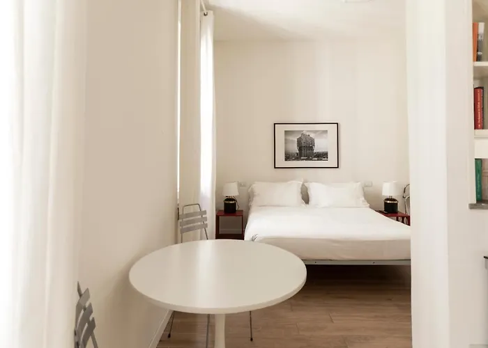 Daire Brera - Fiori Chiari Charme